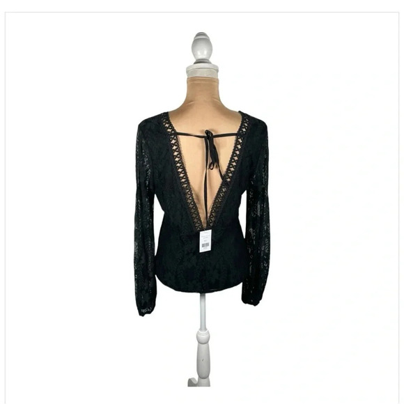 ✨ WILLOW ROOT Floral Lace Top NWT Medium - Picture 5 of 10